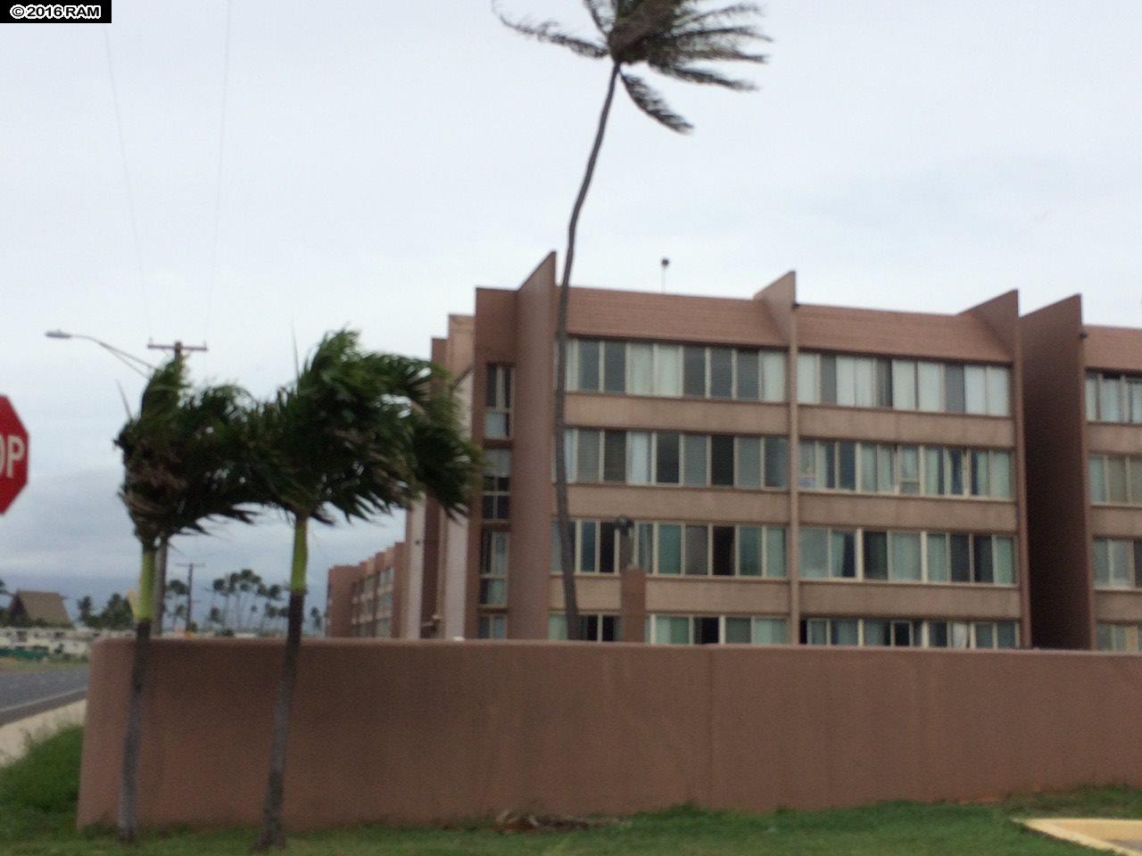 Harbor Lights condo # D-411, Kahului, Hawaii - photo 3 of 4