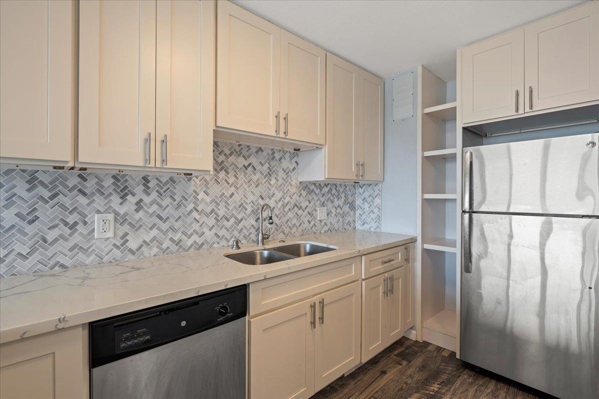 Harbor Lights condo # D 412, Kahului, Hawaii - photo 20 of 37