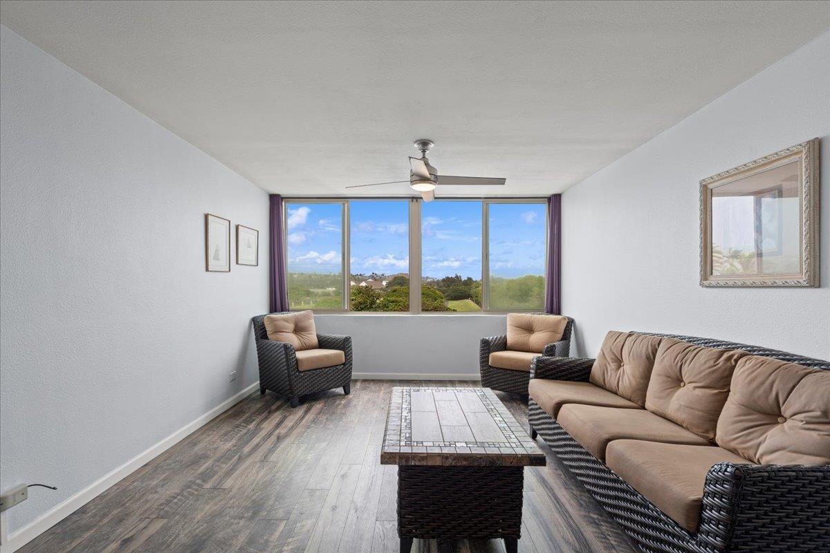 Harbor Lights condo # D 412, Kahului, Hawaii - photo 3 of 37