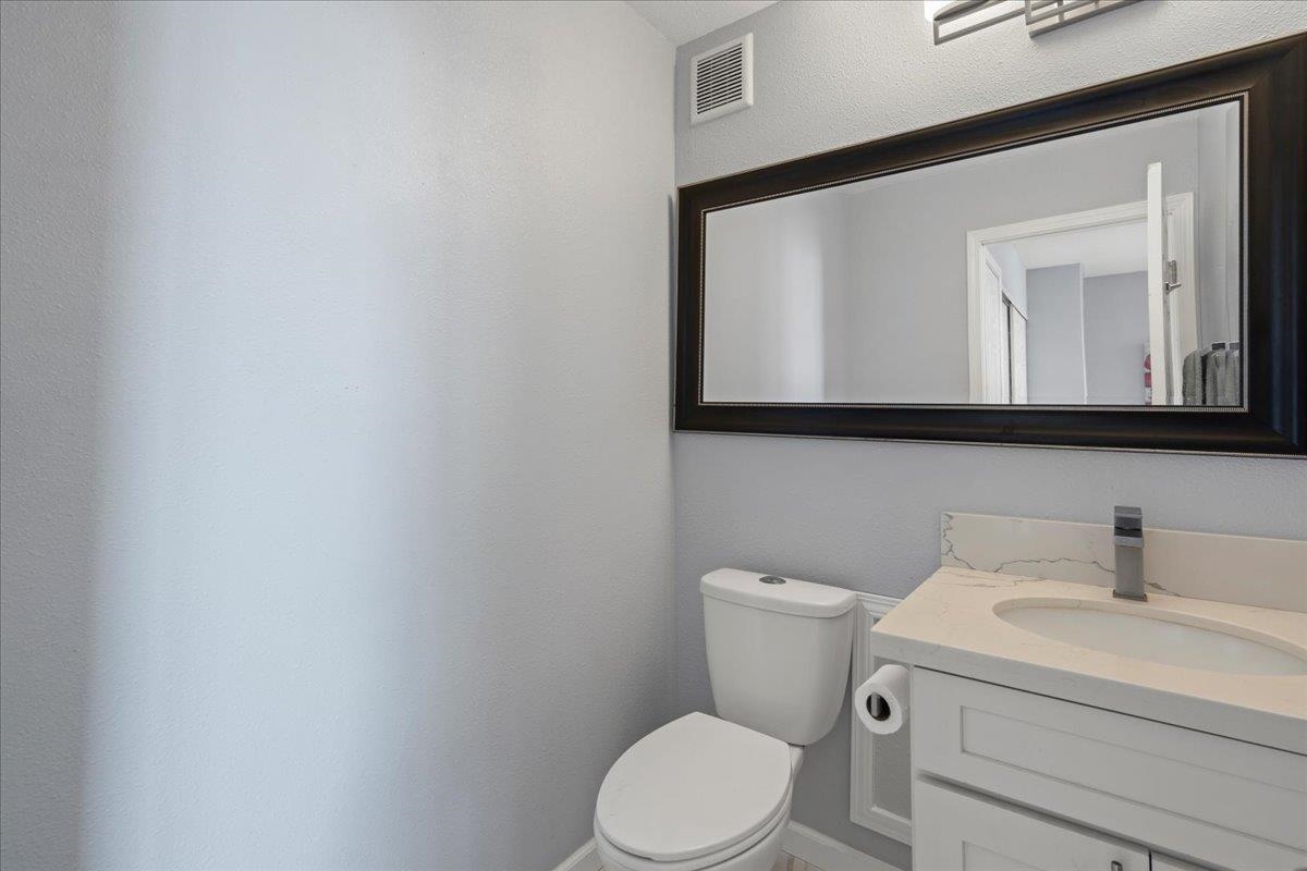 Harbor Lights condo # D 412, Kahului, Hawaii - photo 33 of 37