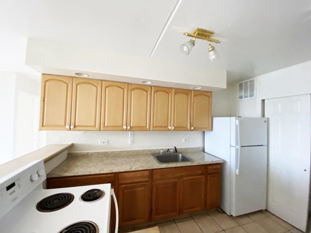 Harbor Lights condo # D413, Kahului, Hawaii - photo 4 of 23