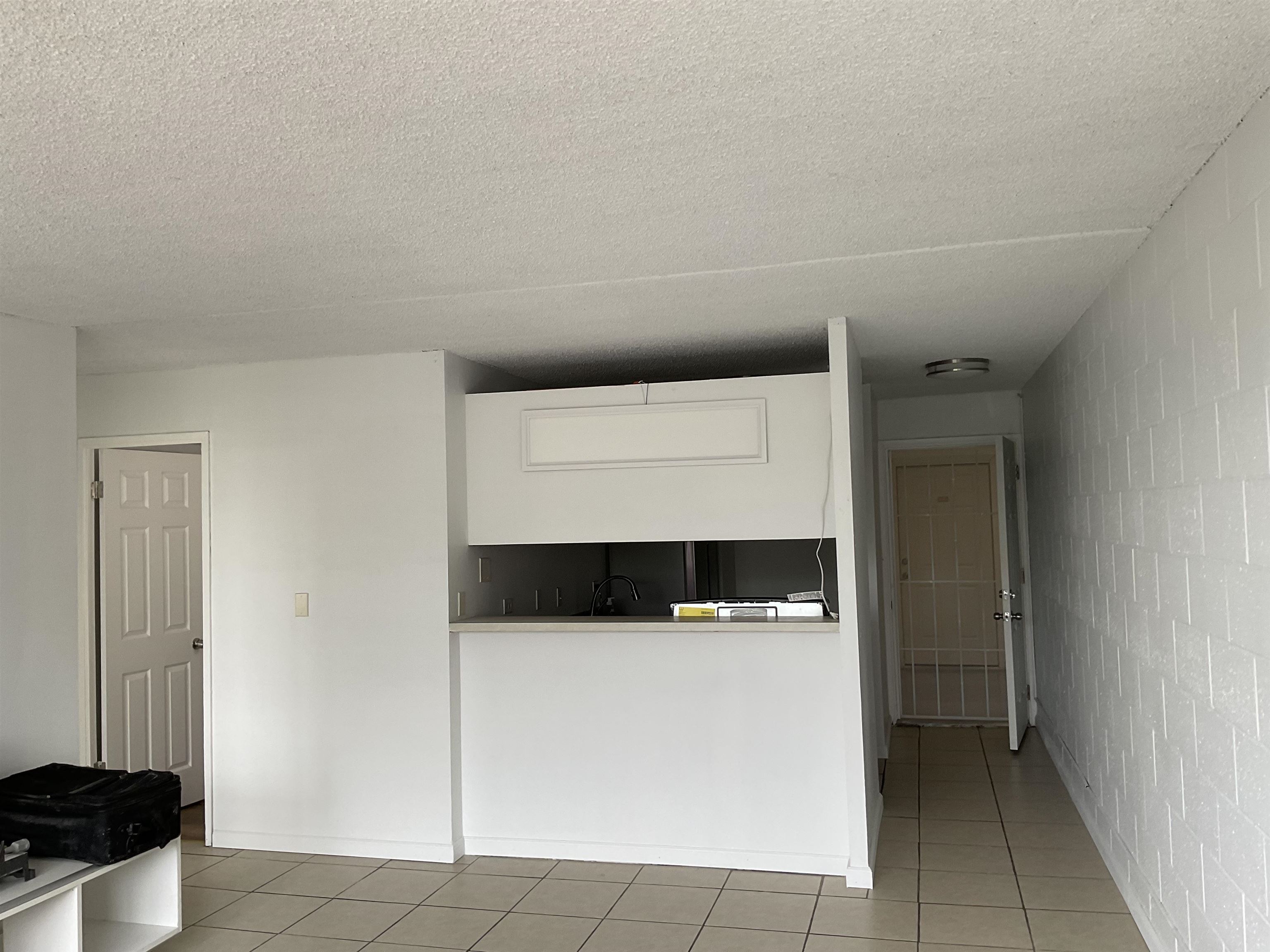Harbor Lights condo # D-417, Kahului, Hawaii - photo 2 of 10