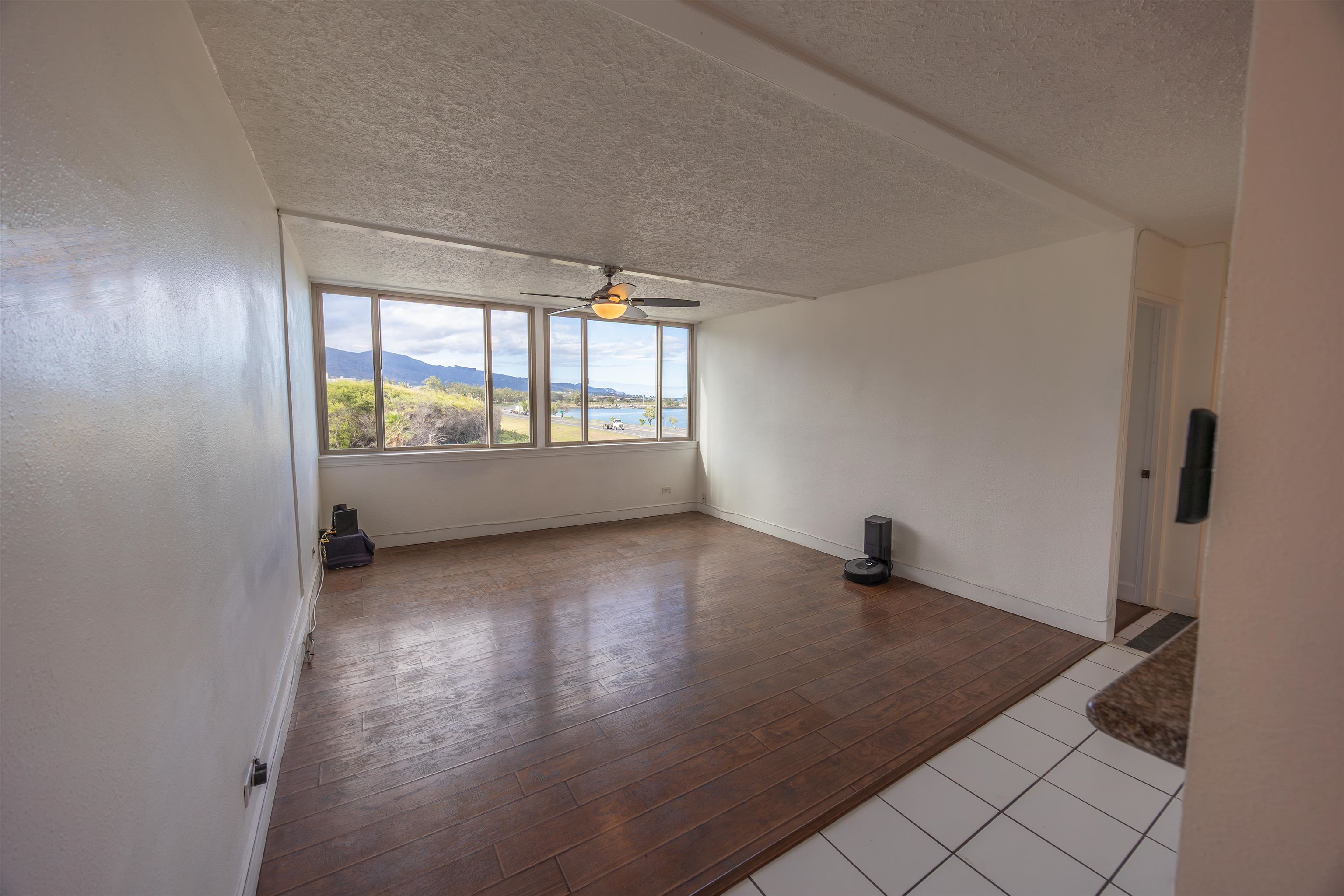 Harbor Lights condo # D420, Kahului, Hawaii - photo 5 of 23