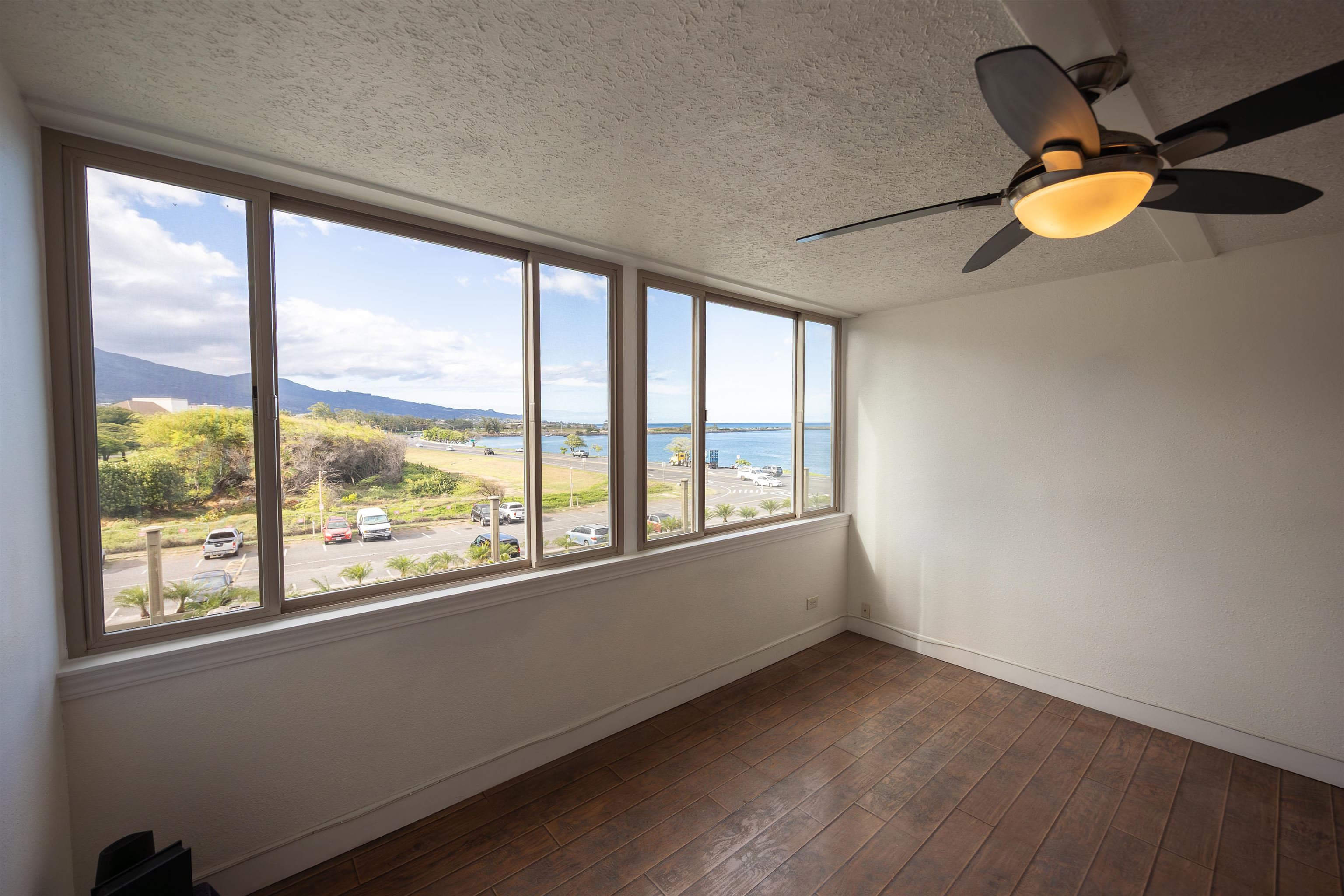 Harbor Lights condo # D420, Kahului, Hawaii - photo 3 of 23