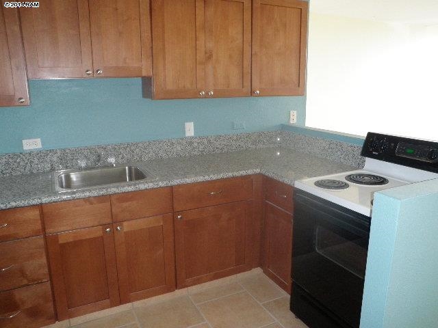 Harbor Lights condo # A204, Kahului, Hawaii - photo 2 of 7