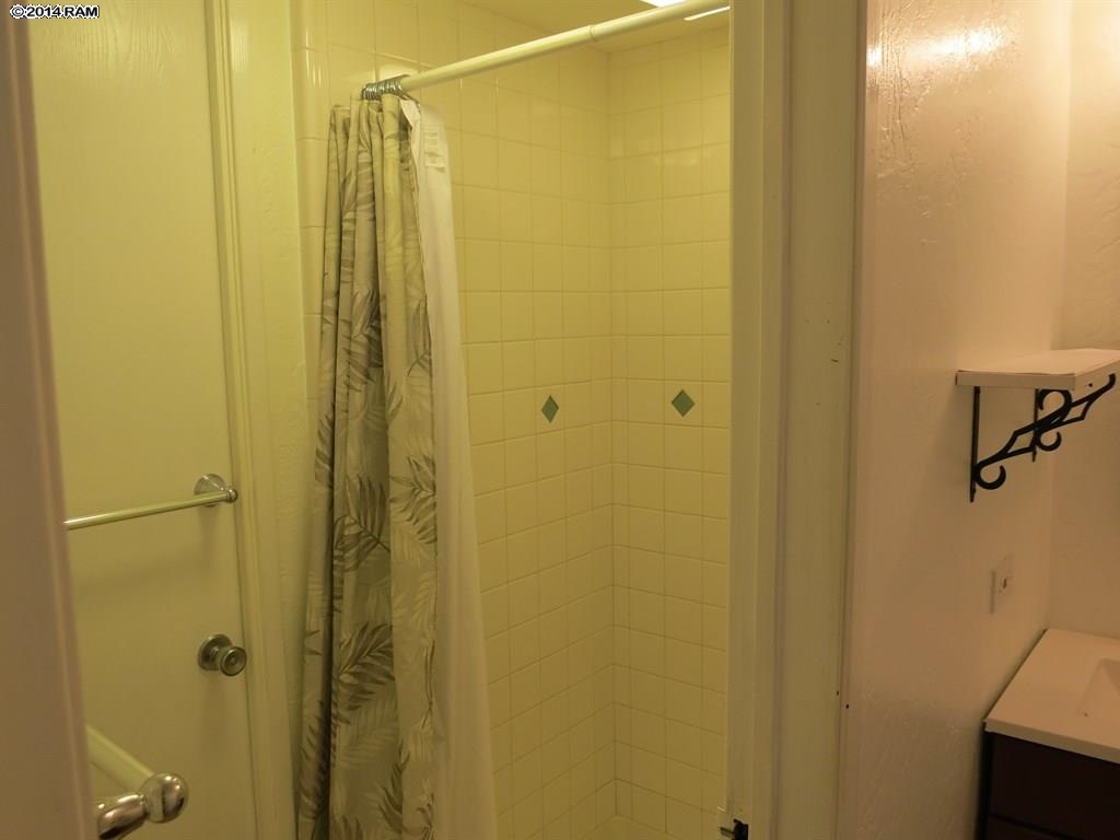 Harbor Lights condo # B416, Kahului, Hawaii - photo 17 of 28