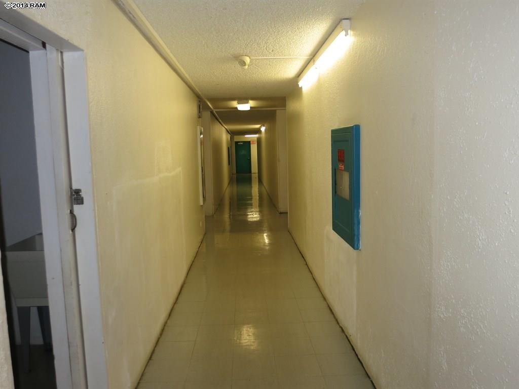 Harbor Lights condo # B416, Kahului, Hawaii - photo 3 of 28