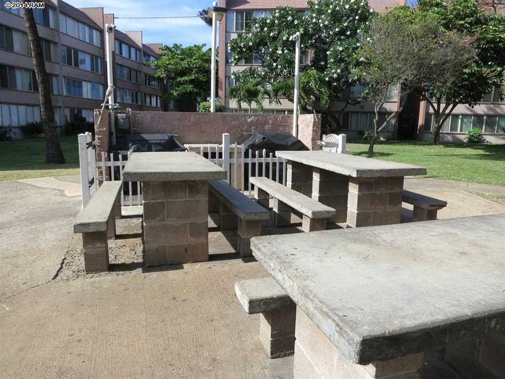 Harbor Lights condo # B416, Kahului, Hawaii - photo 25 of 28