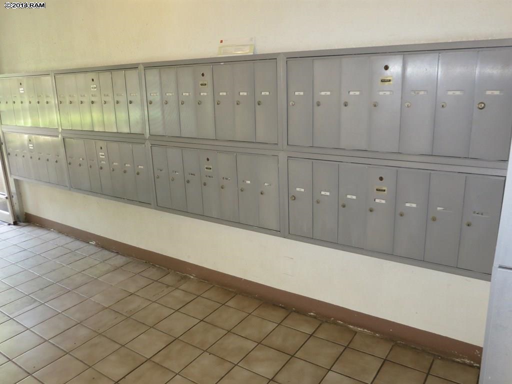 Harbor Lights condo # B416, Kahului, Hawaii - photo 27 of 28