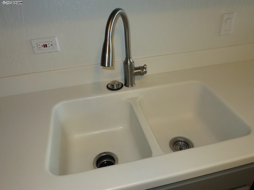 Harbor Lights condo # B416, Kahului, Hawaii - photo 7 of 28