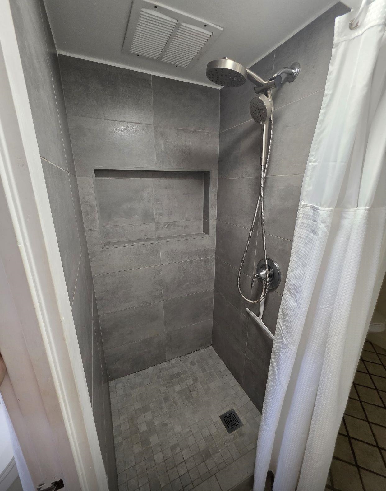 Harbor Lights condo # C305, Kahului, Hawaii - photo 5 of 12