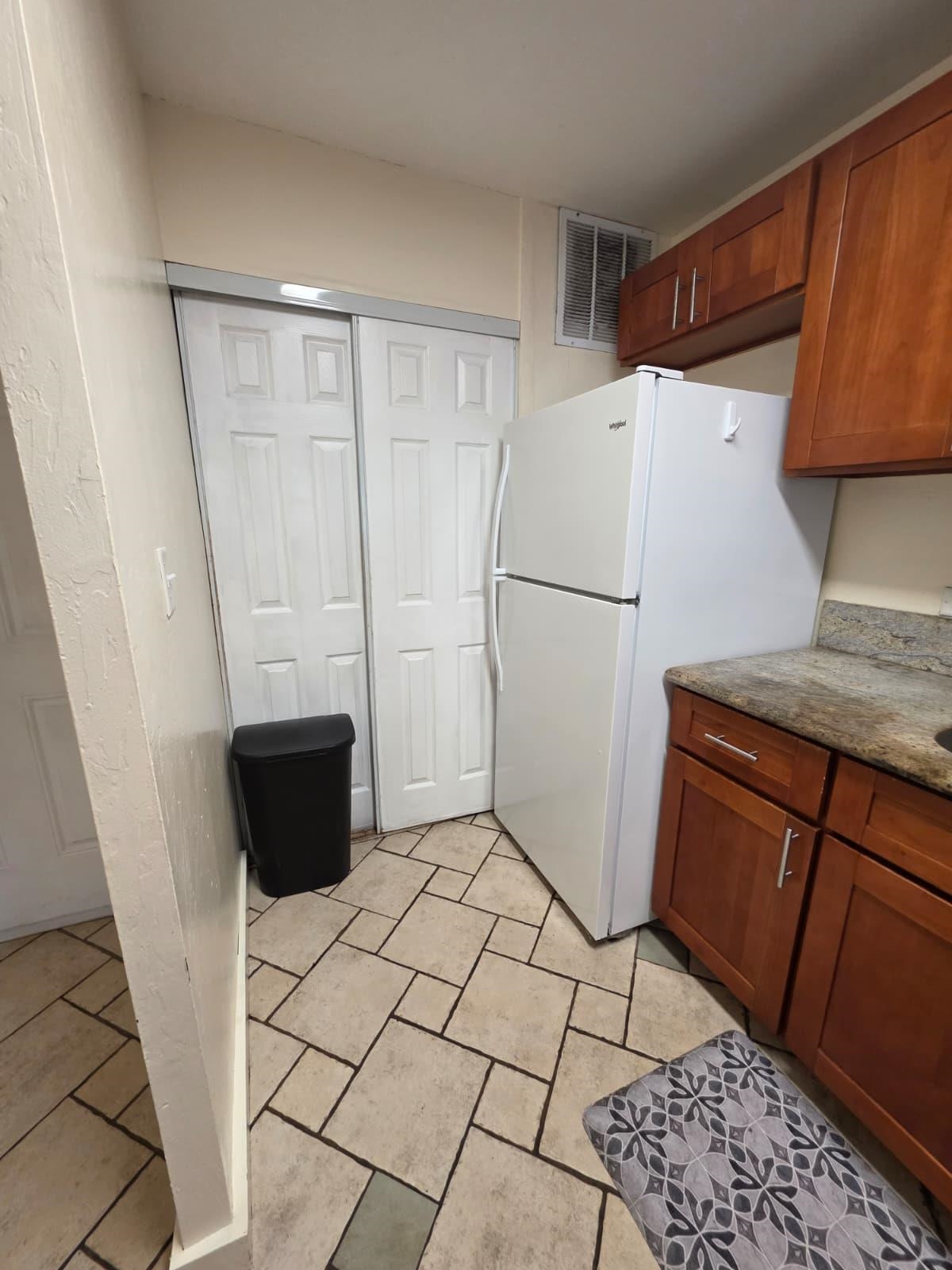 Harbor Lights condo # C305, Kahului, Hawaii - photo 10 of 12