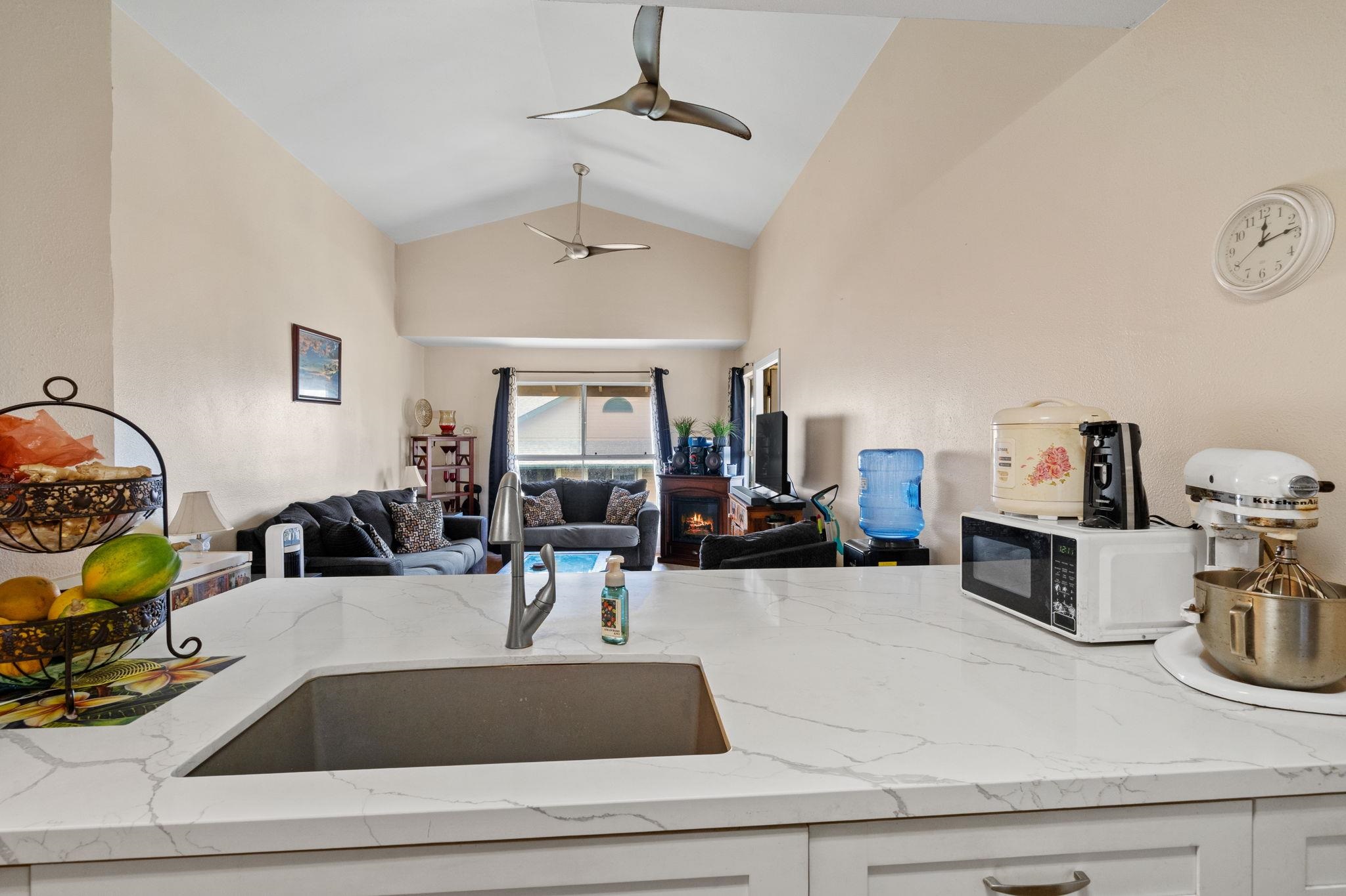 Iao Parkside III condo # 29-206, Wailuku, Hawaii - photo 5 of 27