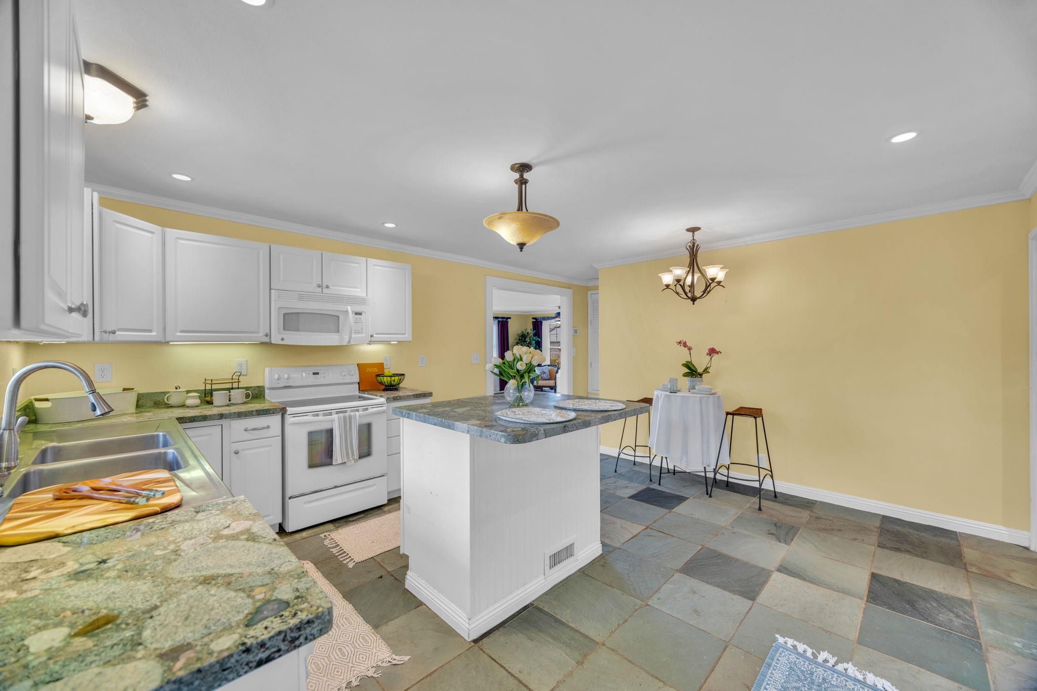 1123  Kehau Pl , Makawao/Olinda/Haliimaile home - photo 27 of 50