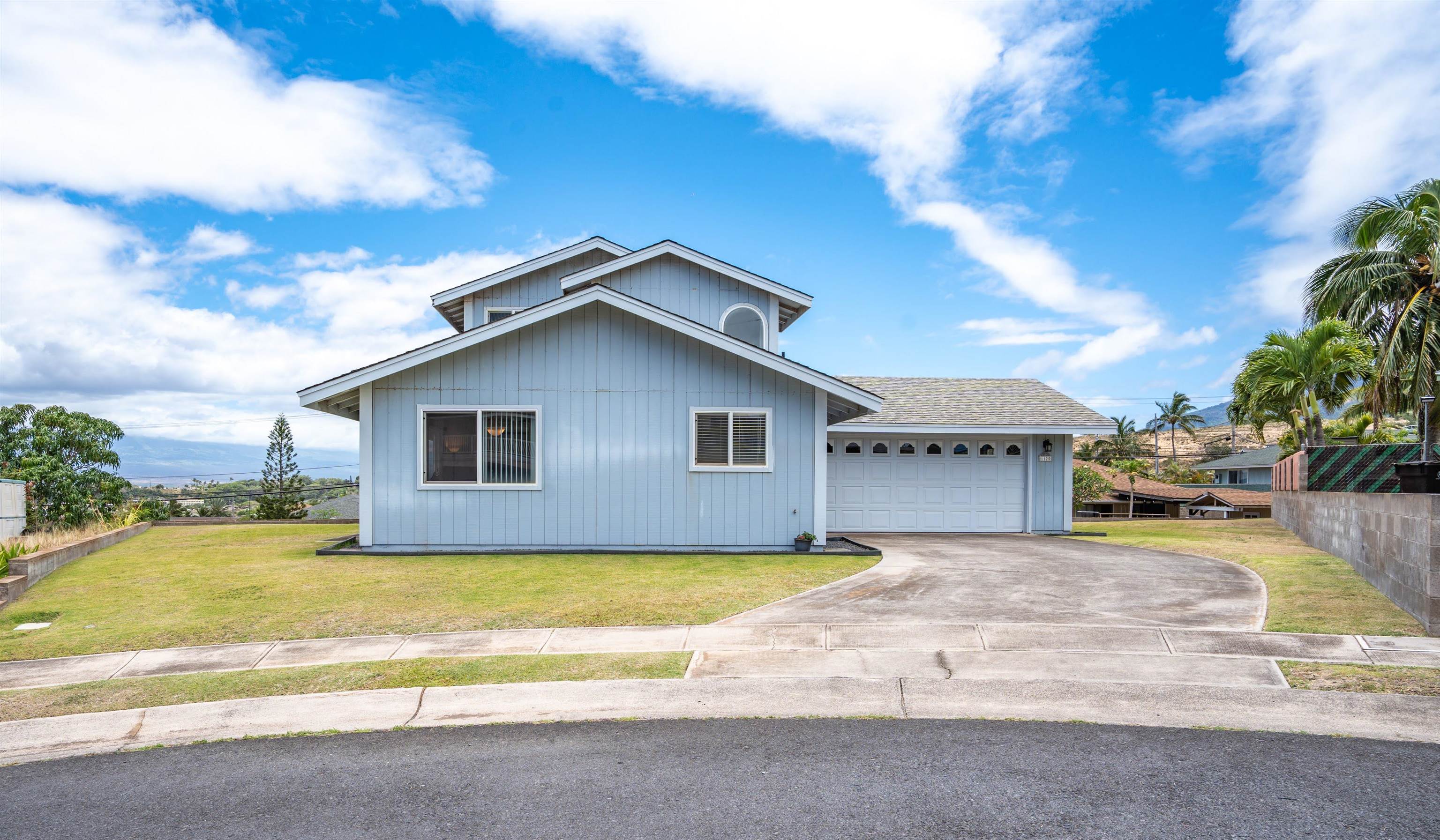 1125  Hoomau Pl , Wailuku home - photo 37 of 41