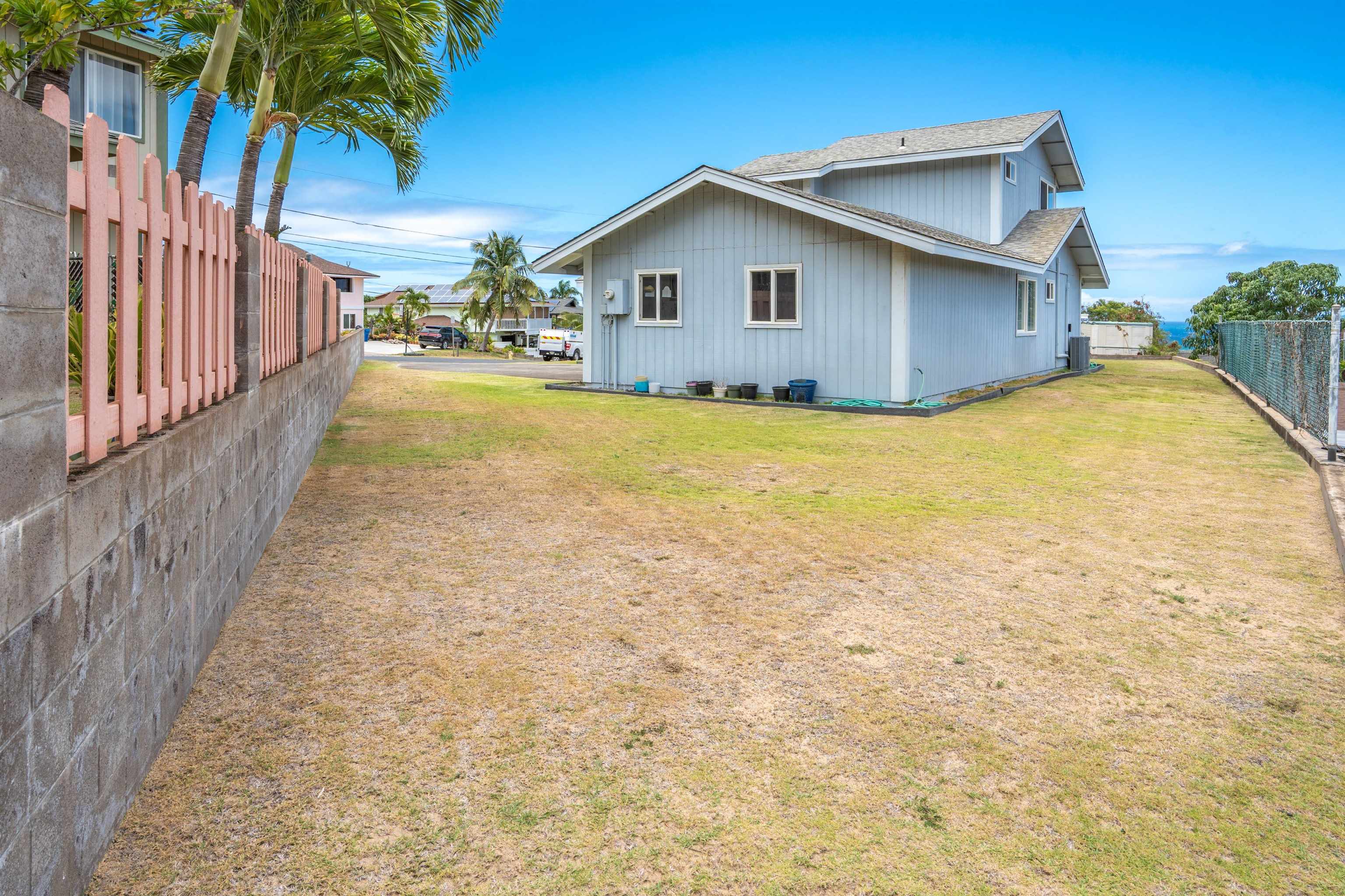 1125  Hoomau Pl , Wailuku home - photo 39 of 41