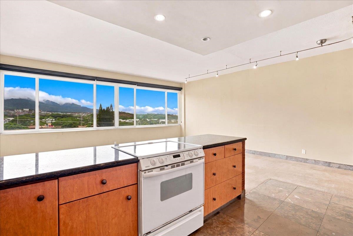 Parkview Square condo # 407, Wailuku, Hawaii - photo 6 of 46