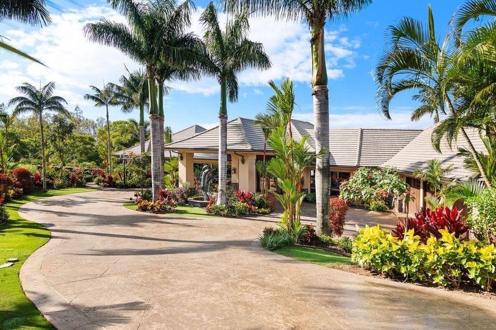 114  Keoawa St Plantation Estates, Kapalua home - photo 3 of 50
