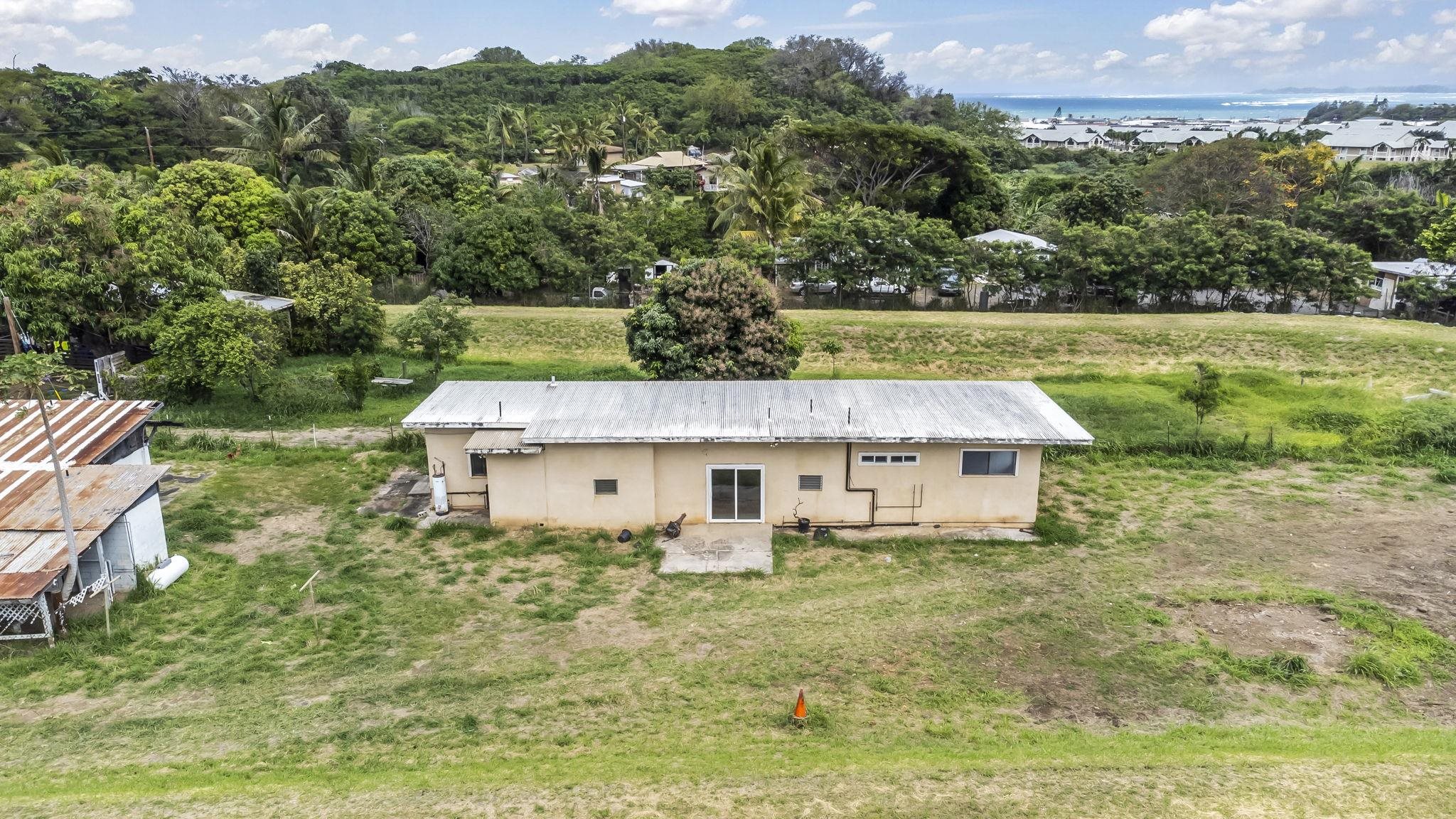 1159  Piihana Rd Happy Valley, Wailuku home - photo 2 of 31