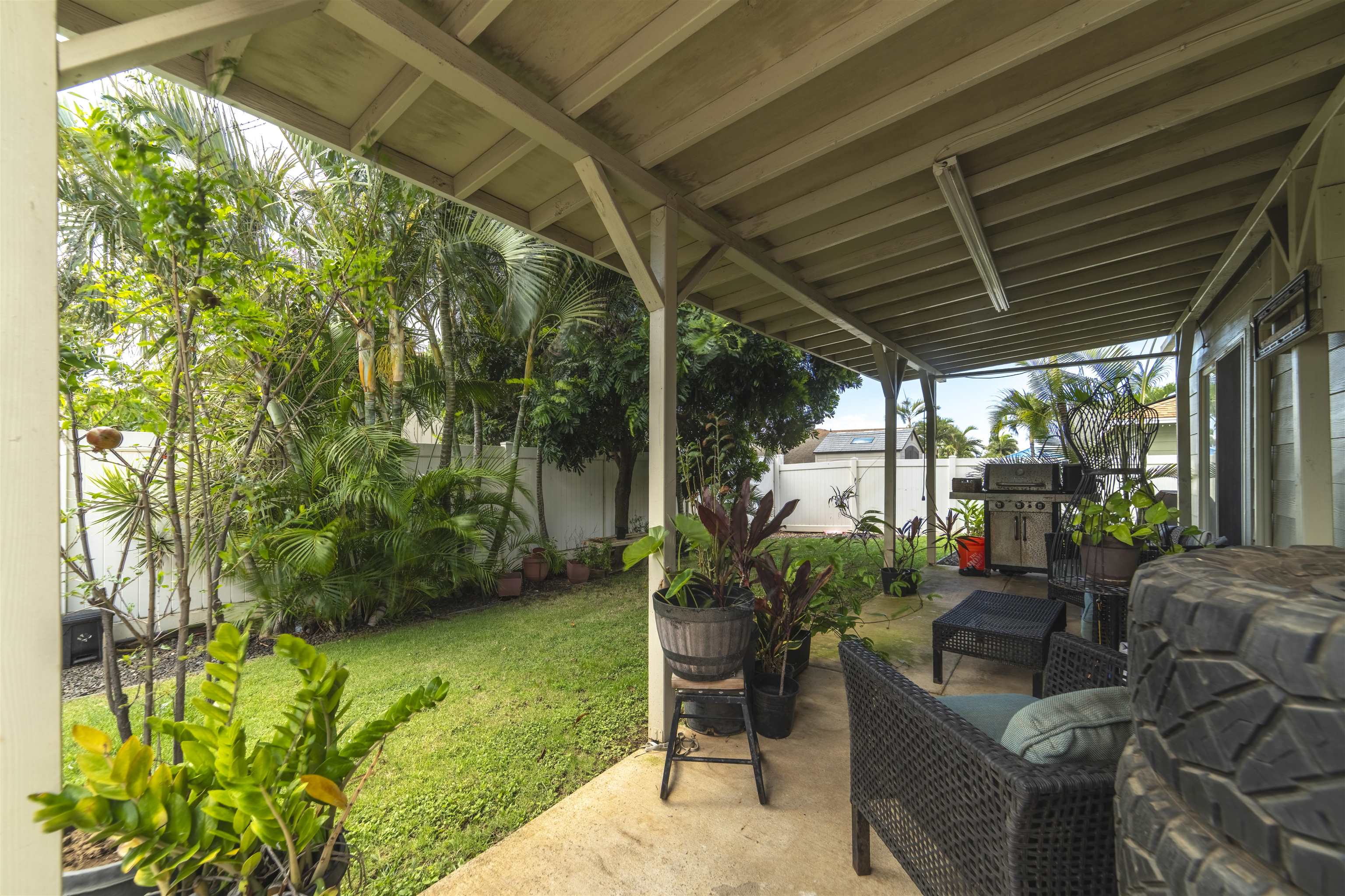 119  Kaikai St Waikapu, Wailuku home - photo 6 of 32