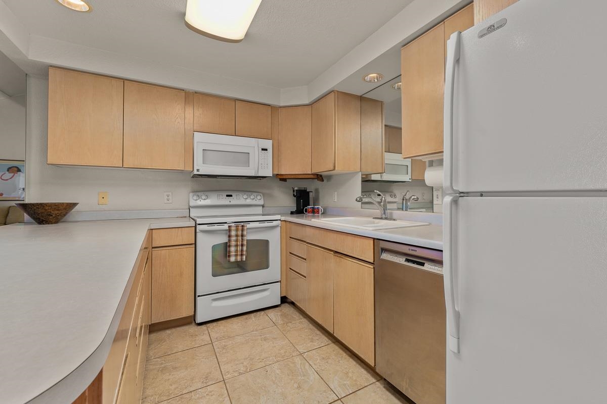 Maalaea Surf condo # C9, Kihei, Hawaii - photo 4 of 50