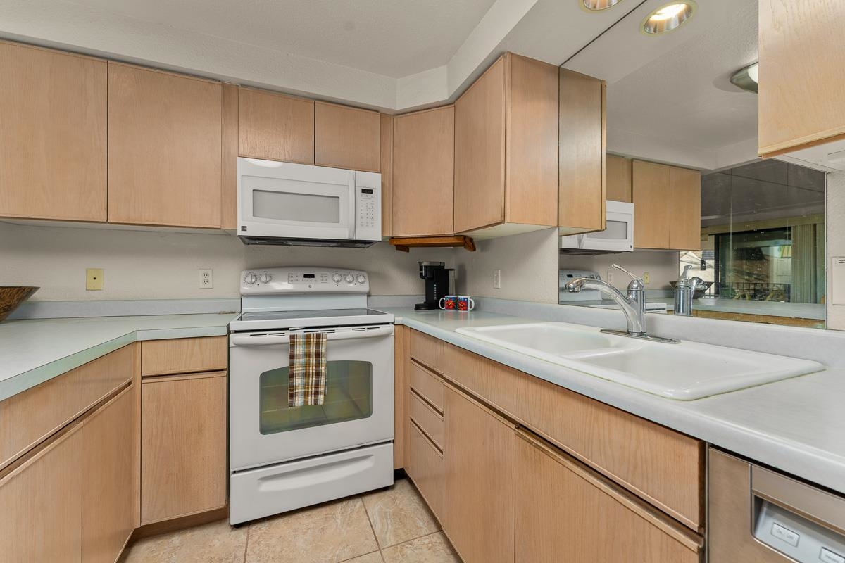 Maalaea Surf condo # C9, Kihei, Hawaii - photo 5 of 50