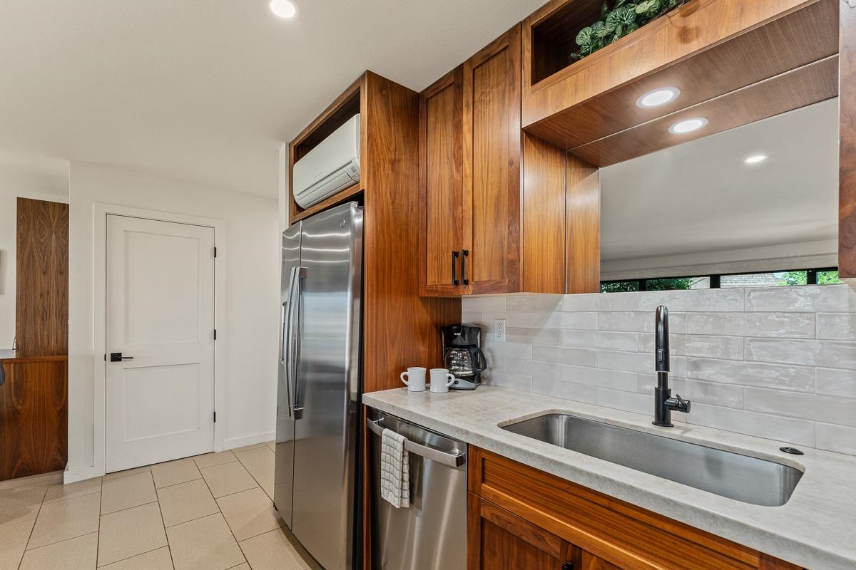 Maalaea Surf condo # E3, Kihei, Hawaii - photo 4 of 50