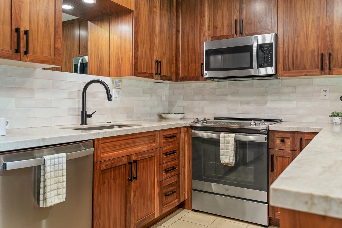 Maalaea Surf condo # E3, Kihei, Hawaii - photo 6 of 50