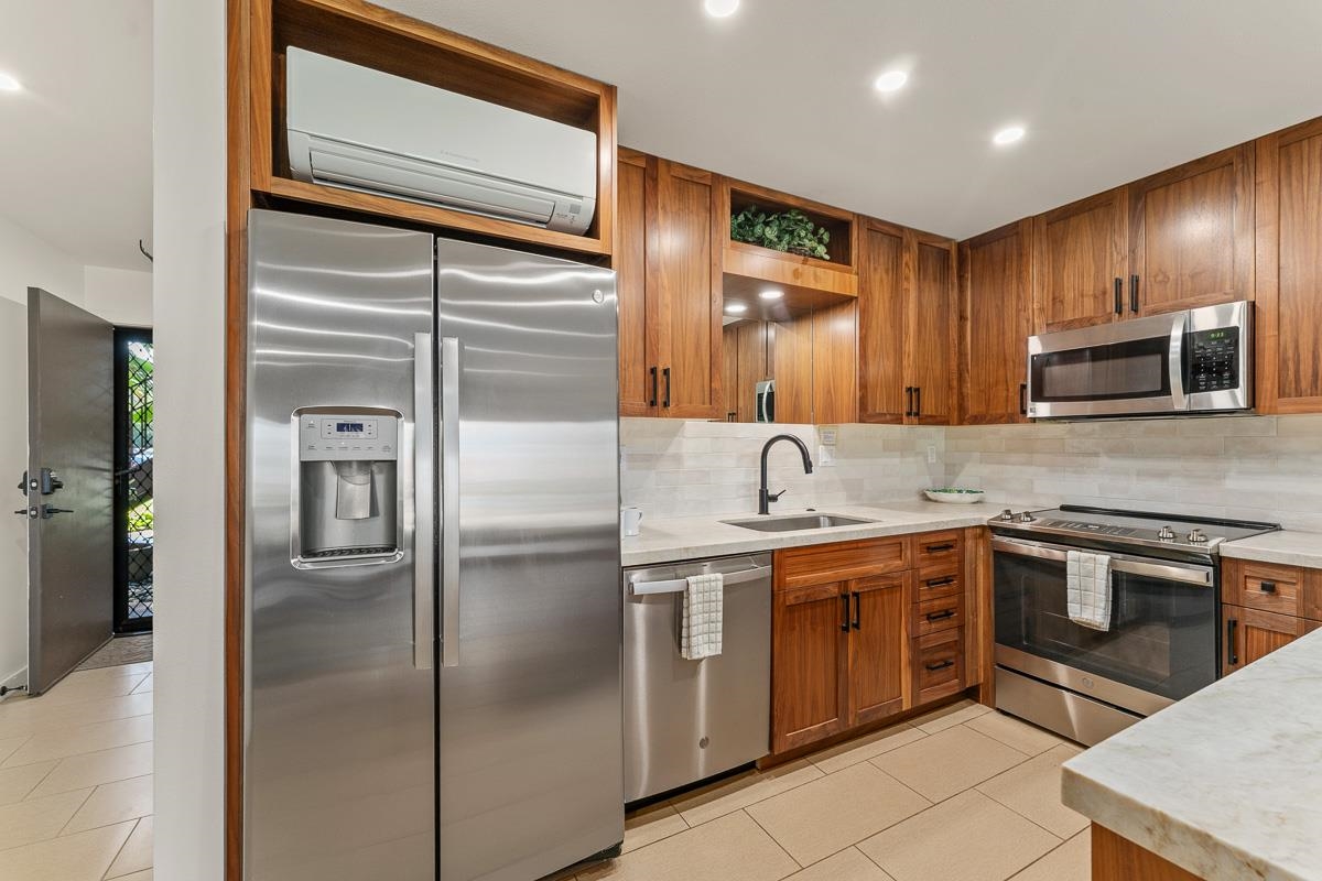 Maalaea Surf condo # E3, Kihei, Hawaii - photo 7 of 50