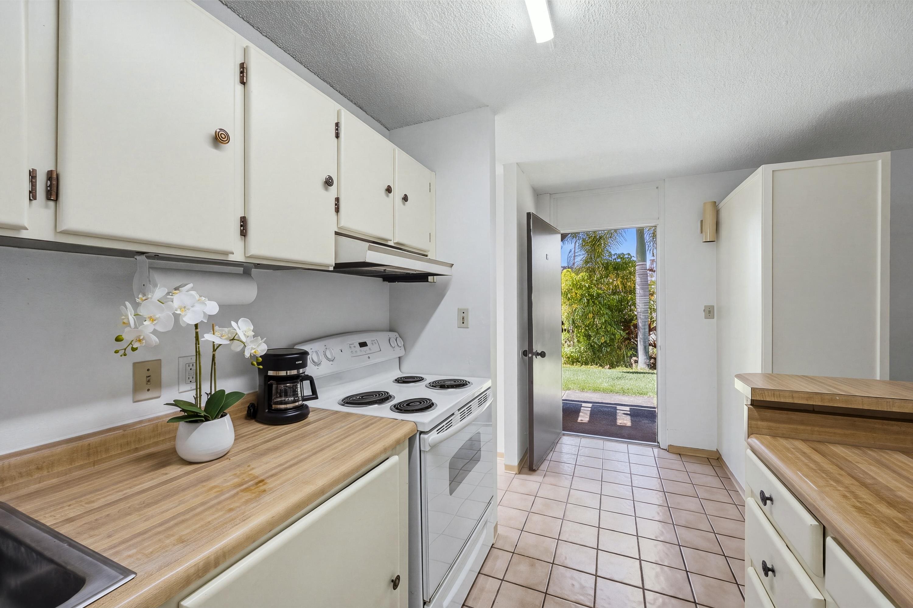 Napili Ridge condo # C1, Lahaina, Hawaii - photo 23 of 30