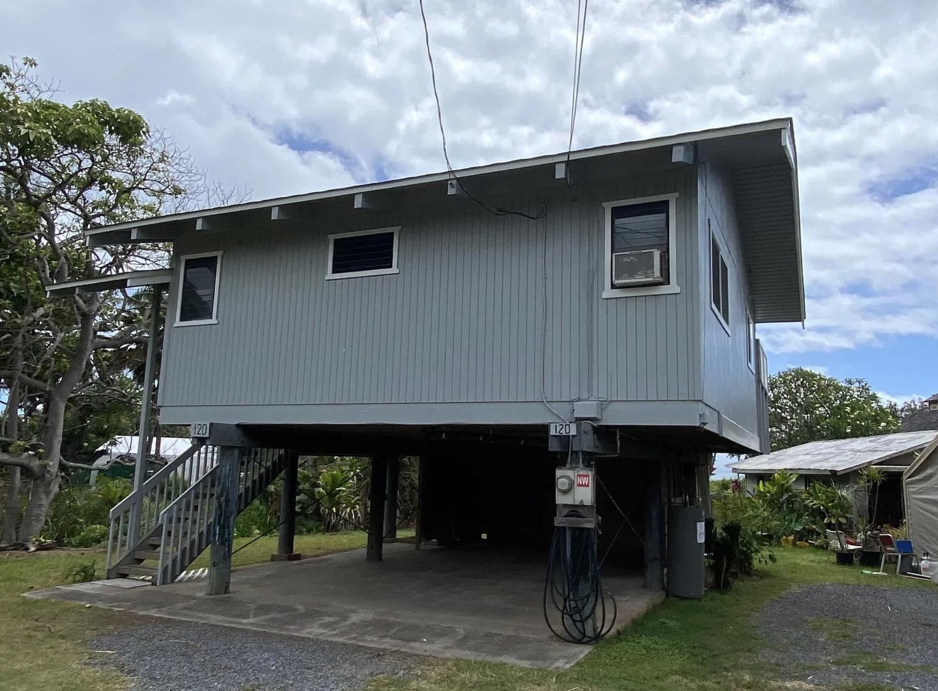 120  Lower Waiehu Beach Rd , Wailuku home - photo 2 of 3