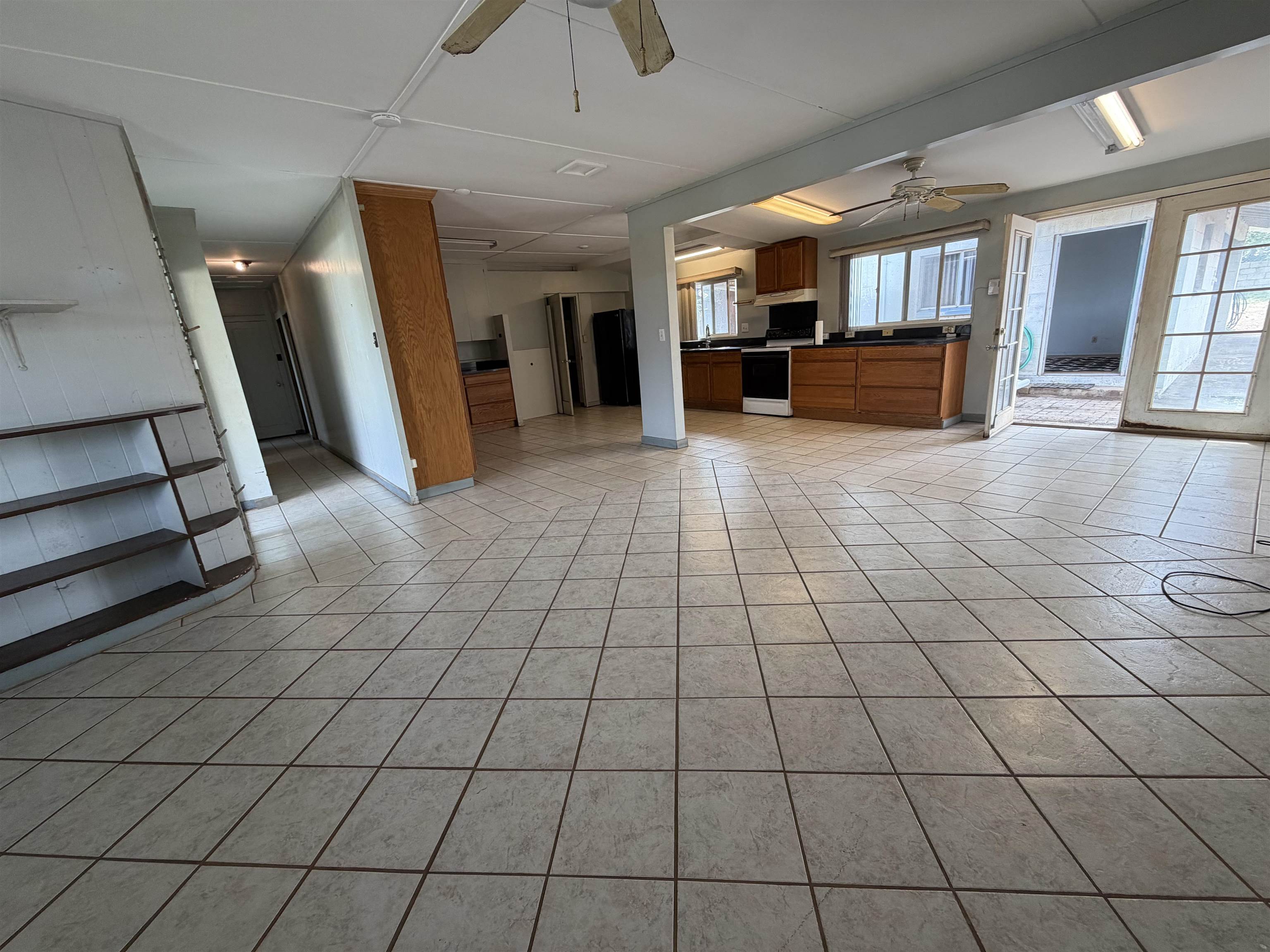 121  S. Lehua St , Kahului home - photo 3 of 5