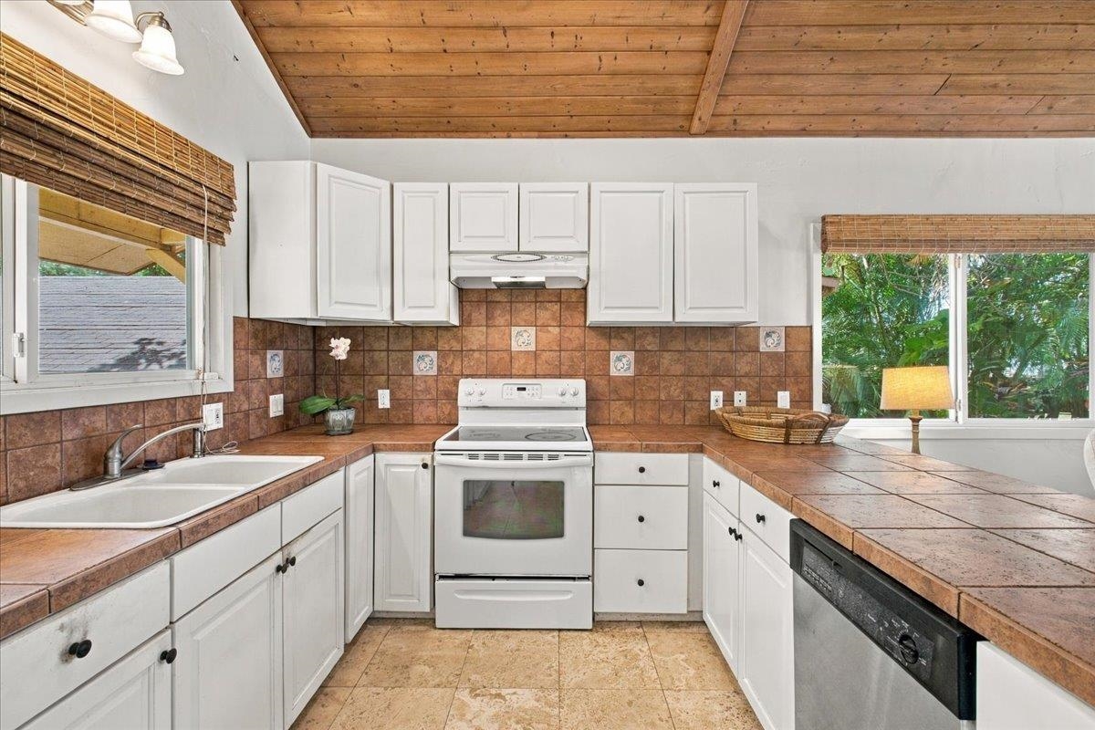 1210  Uluniu Rd Waiohuli-keokea Beach Lts, Kihei home - photo 21 of 50