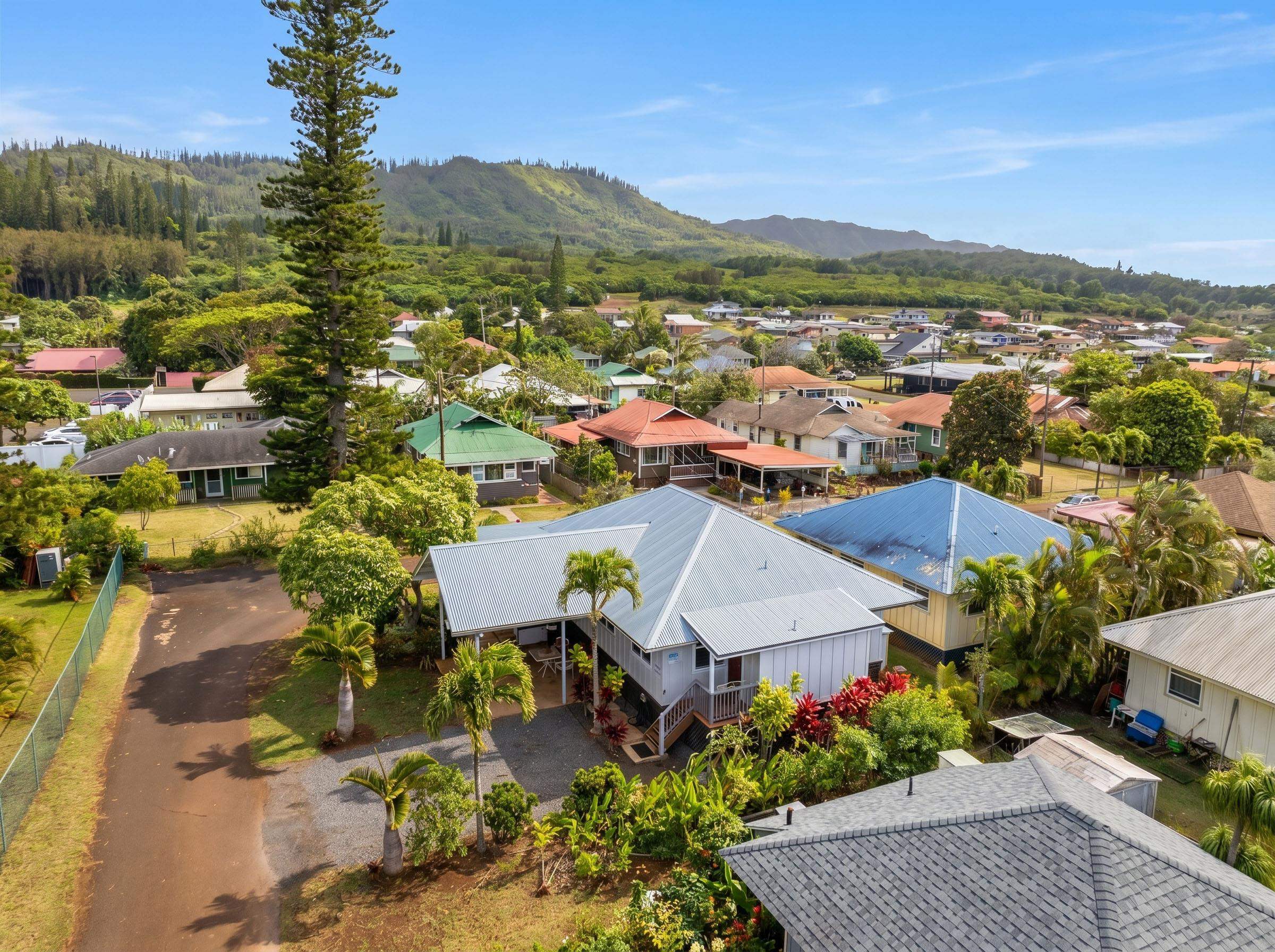 1215  Jasmine Dr , Lanai home - photo 3 of 38