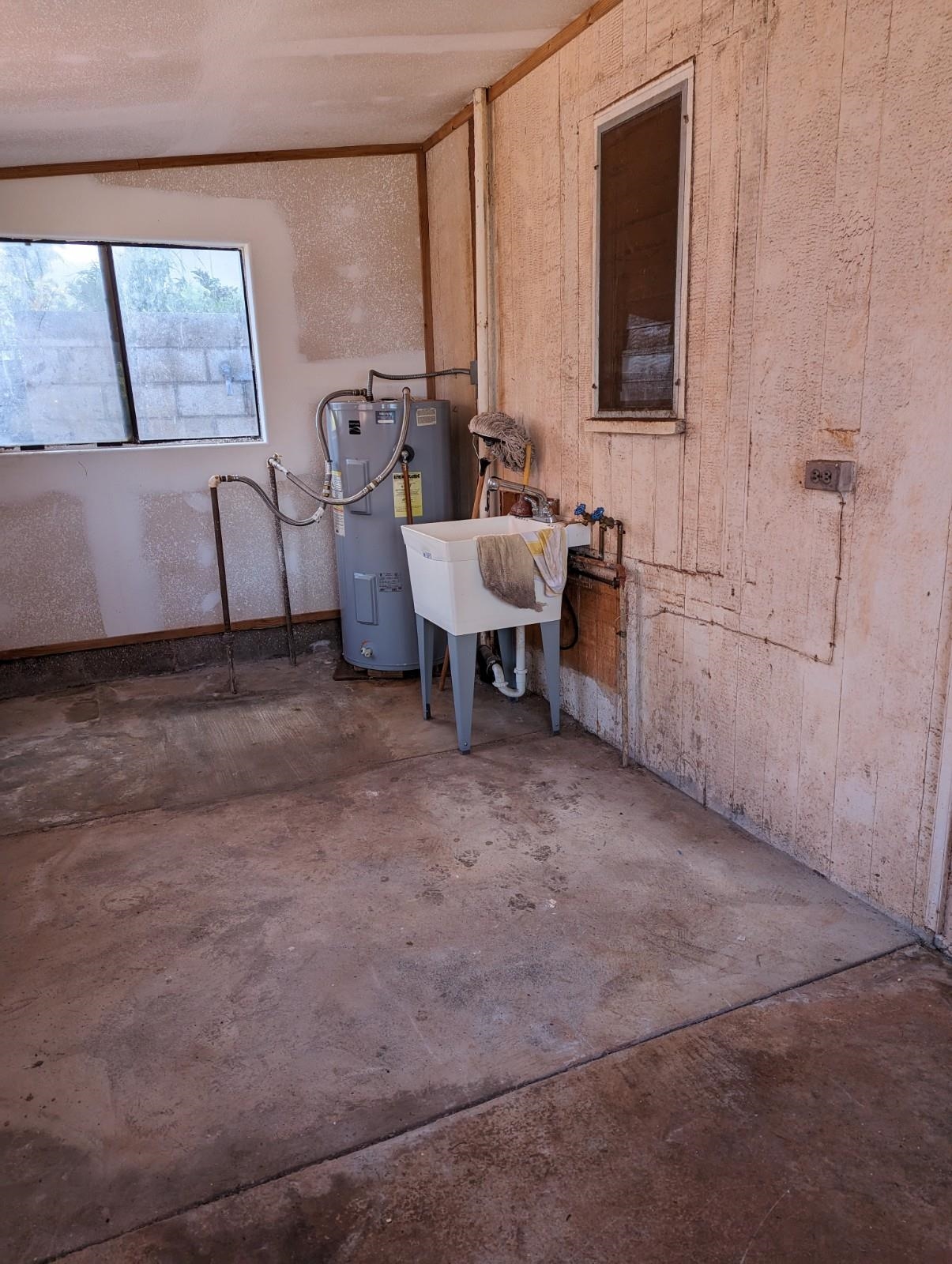 1228  Houston St , Lanai home - photo 8 of 9