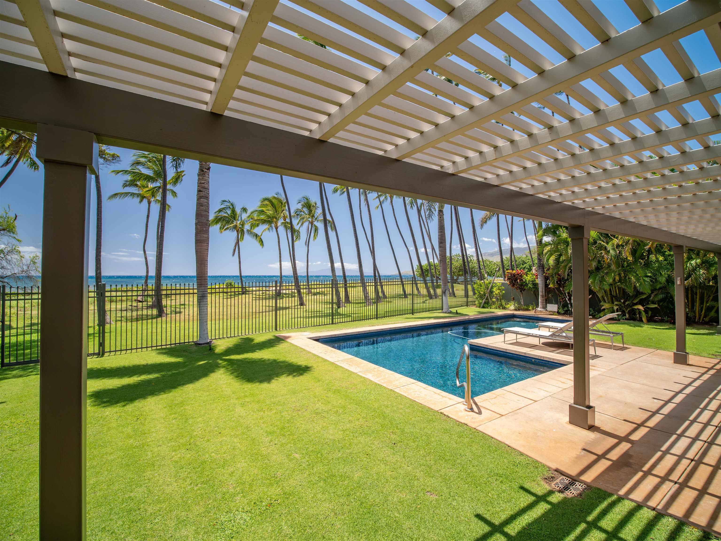 1250  Uluniu Rd , Kihei home - photo 5 of 44