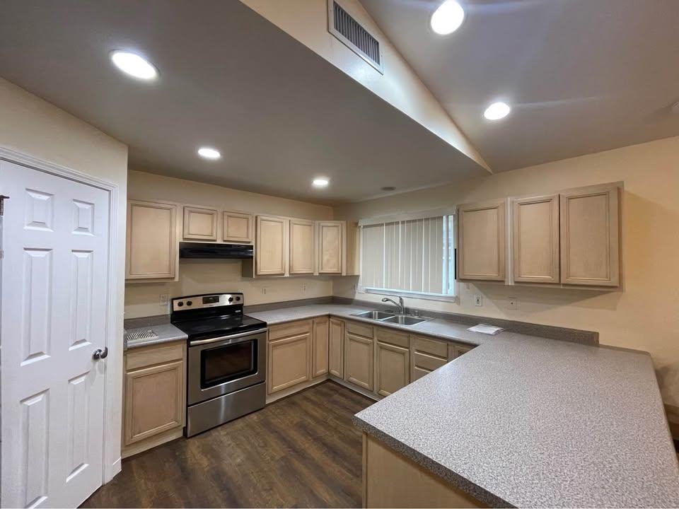 126  Kaiwailani Cir , Kihei home - photo 2 of 11