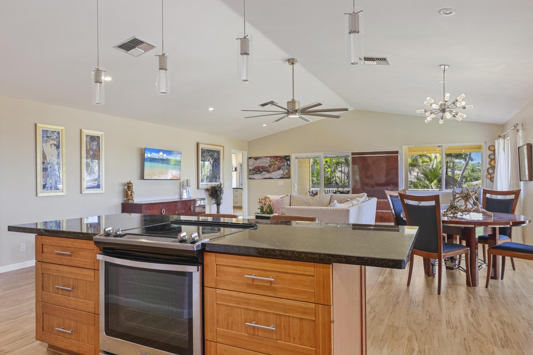 126  Ponana St South Maui, Kihei home - photo 10 of 50