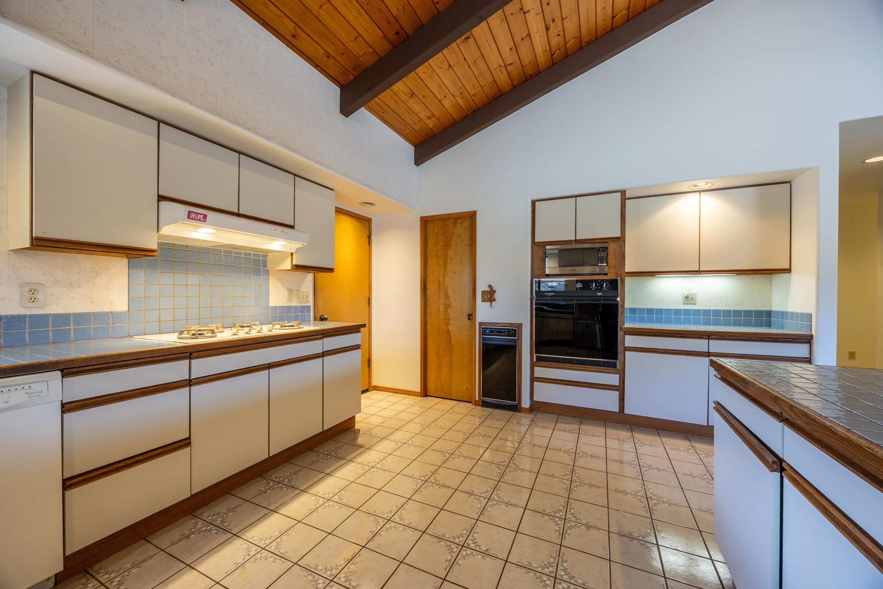 128  Hoopalua Dr , Makawao/Olinda/Haliimaile home - photo 14 of 50