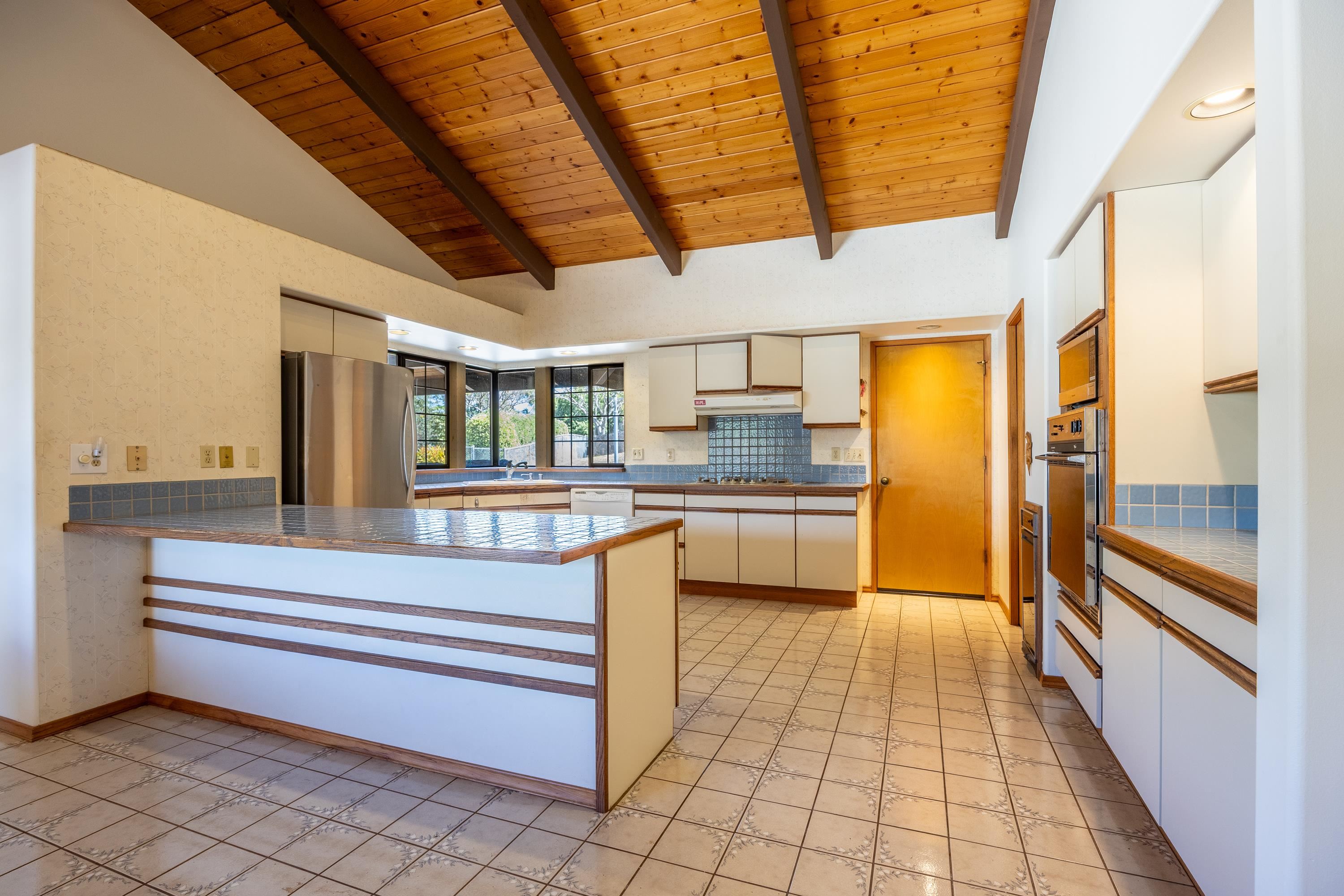 128  Hoopalua Dr , Makawao/Olinda/Haliimaile home - photo 16 of 50