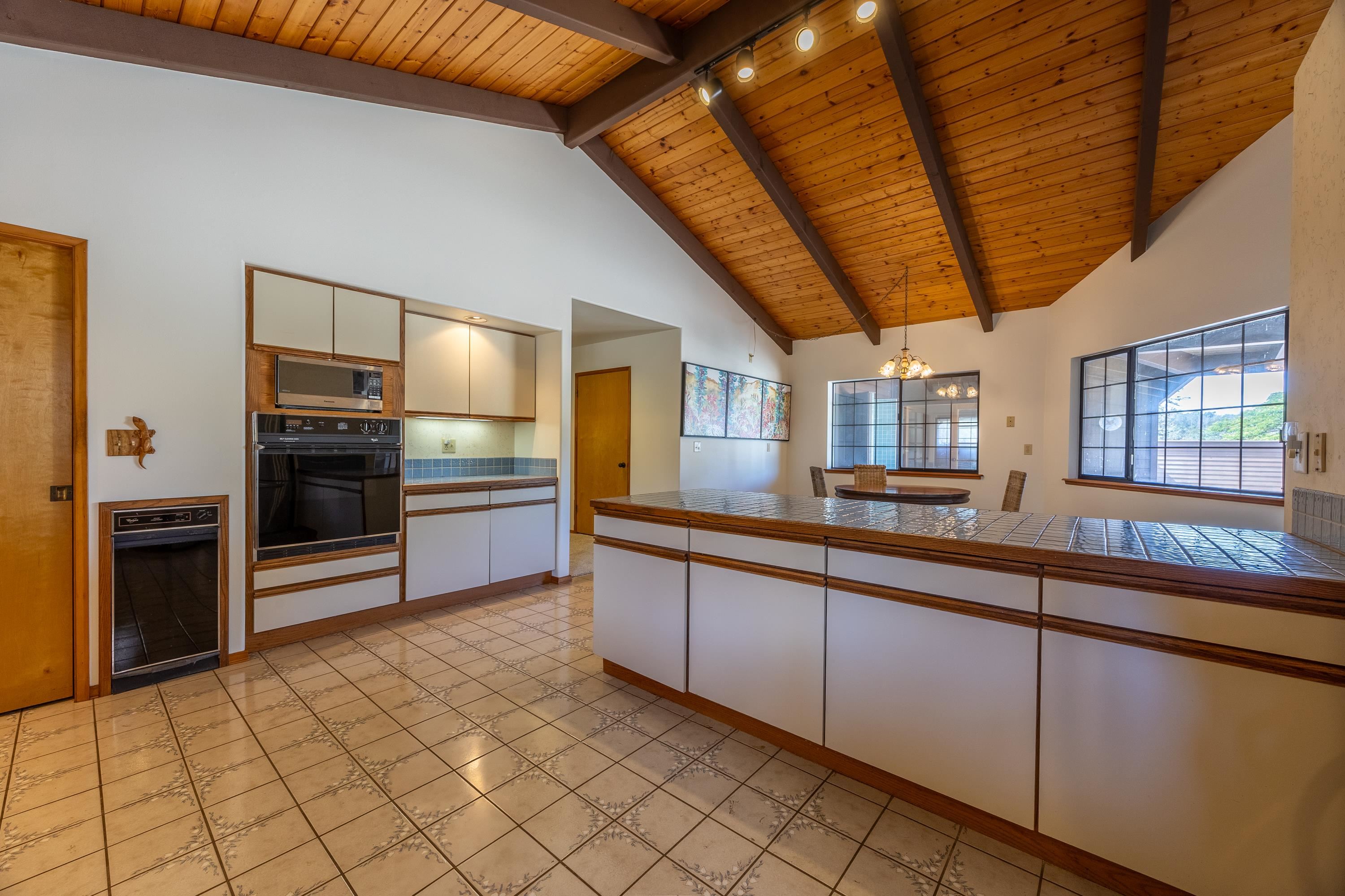 128  Hoopalua Dr , Makawao/Olinda/Haliimaile home - photo 17 of 50