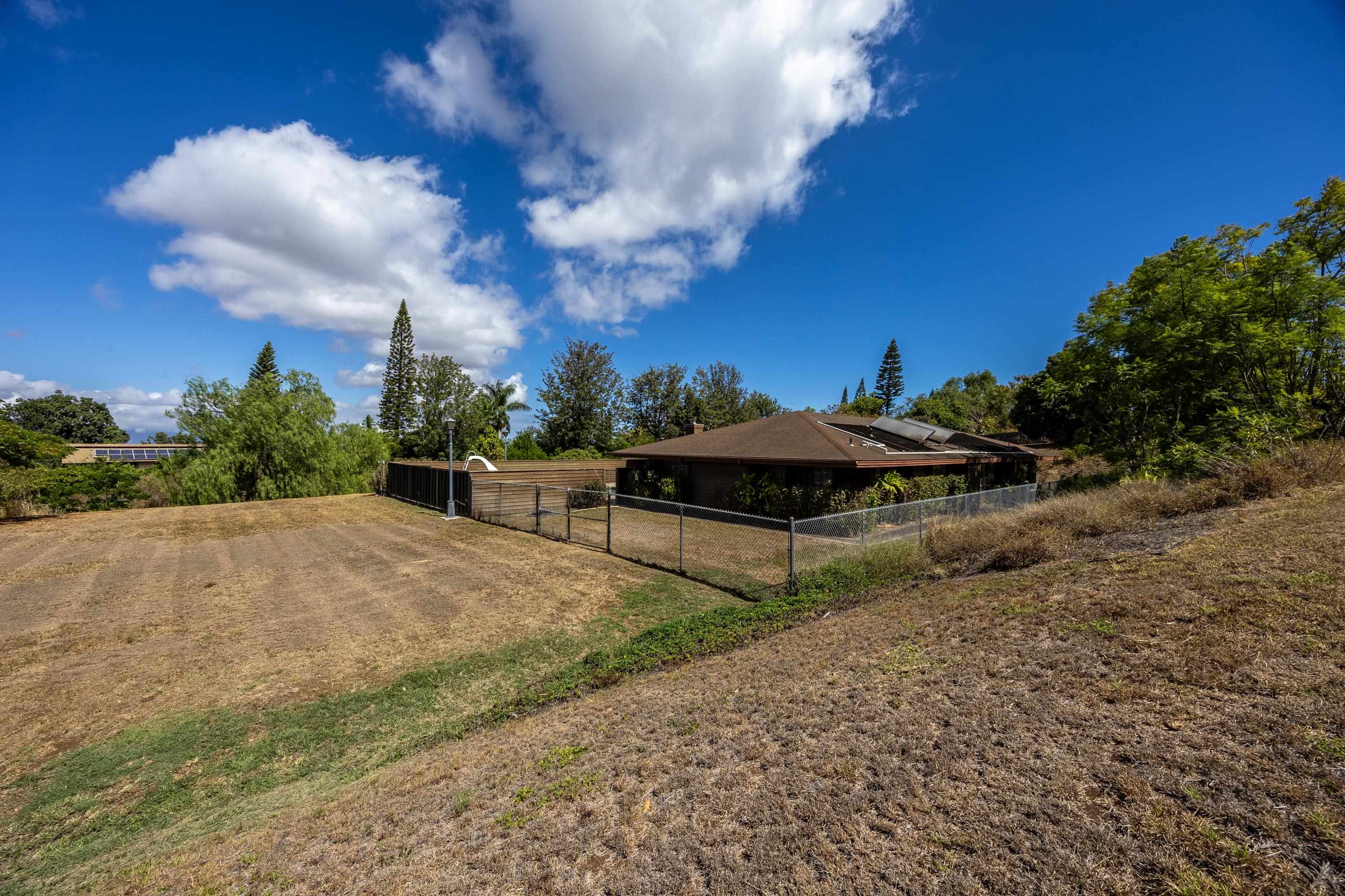 128  Hoopalua Dr , Makawao/Olinda/Haliimaile home - photo 37 of 50