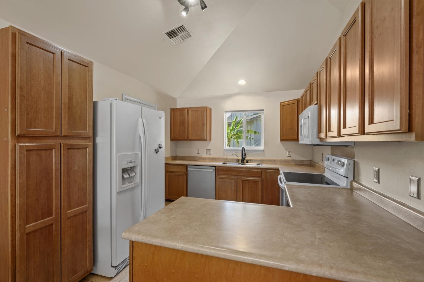 128  Oluea Cir Kamalii Alayna, Kihei home - photo 8 of 36