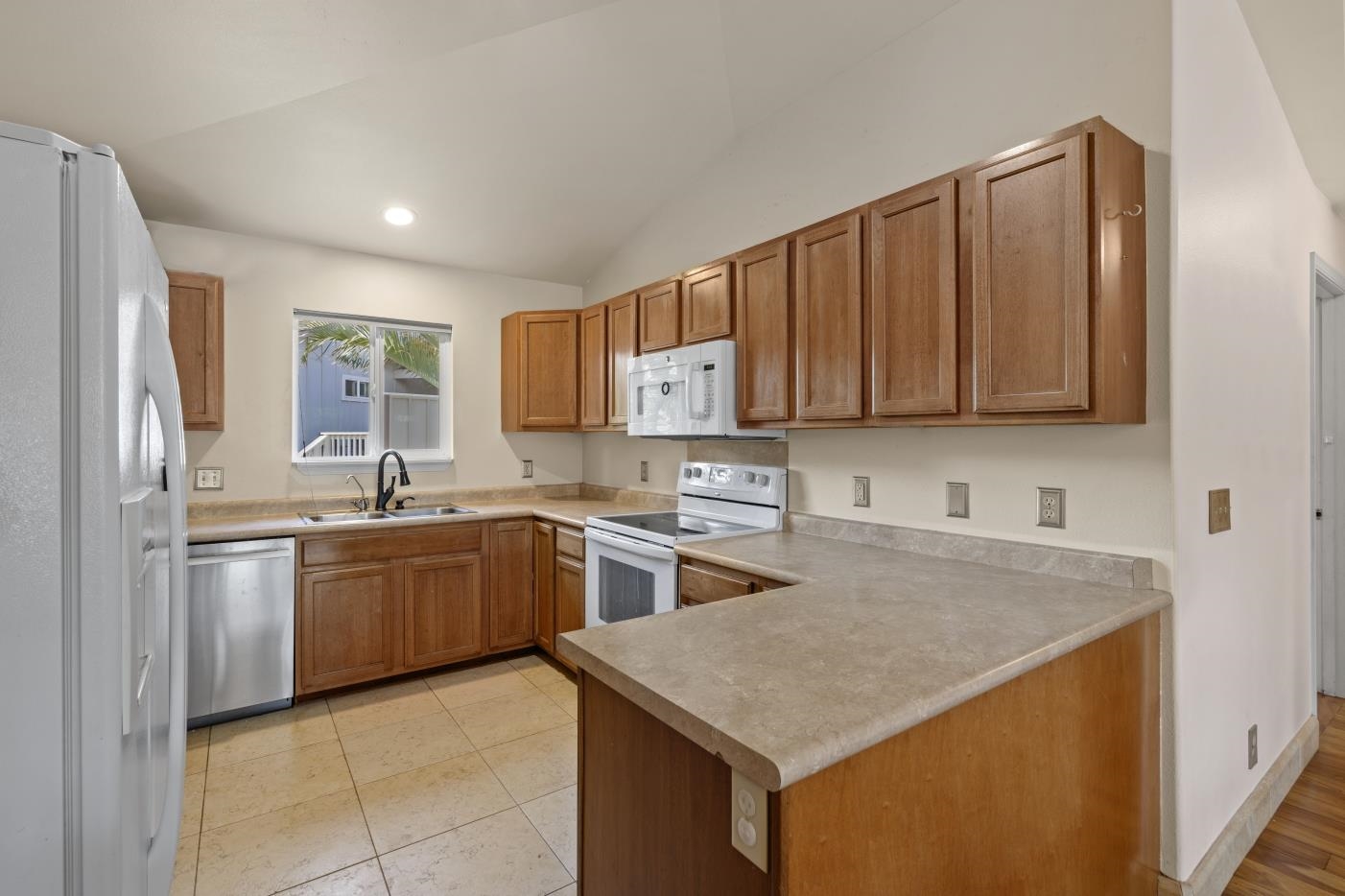 128  Oluea Cir Kamalii Alayna, Kihei home - photo 9 of 36