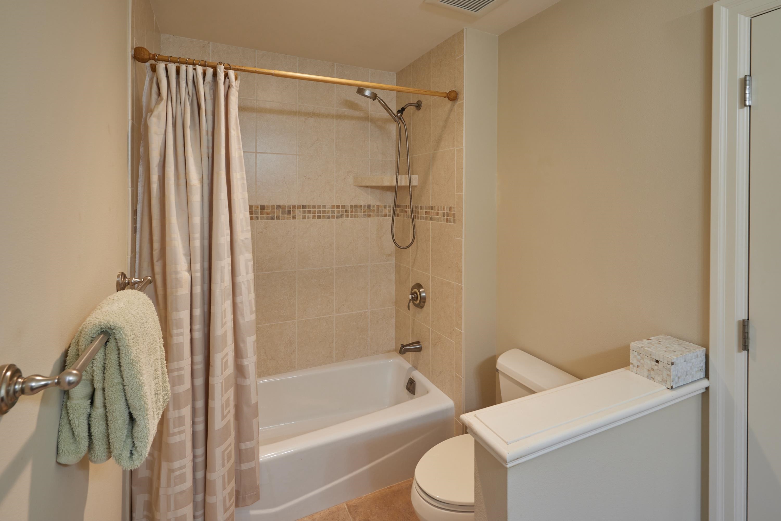 Hokulani Golf Villas condo # 138, Kihei, Hawaii - photo 16 of 46