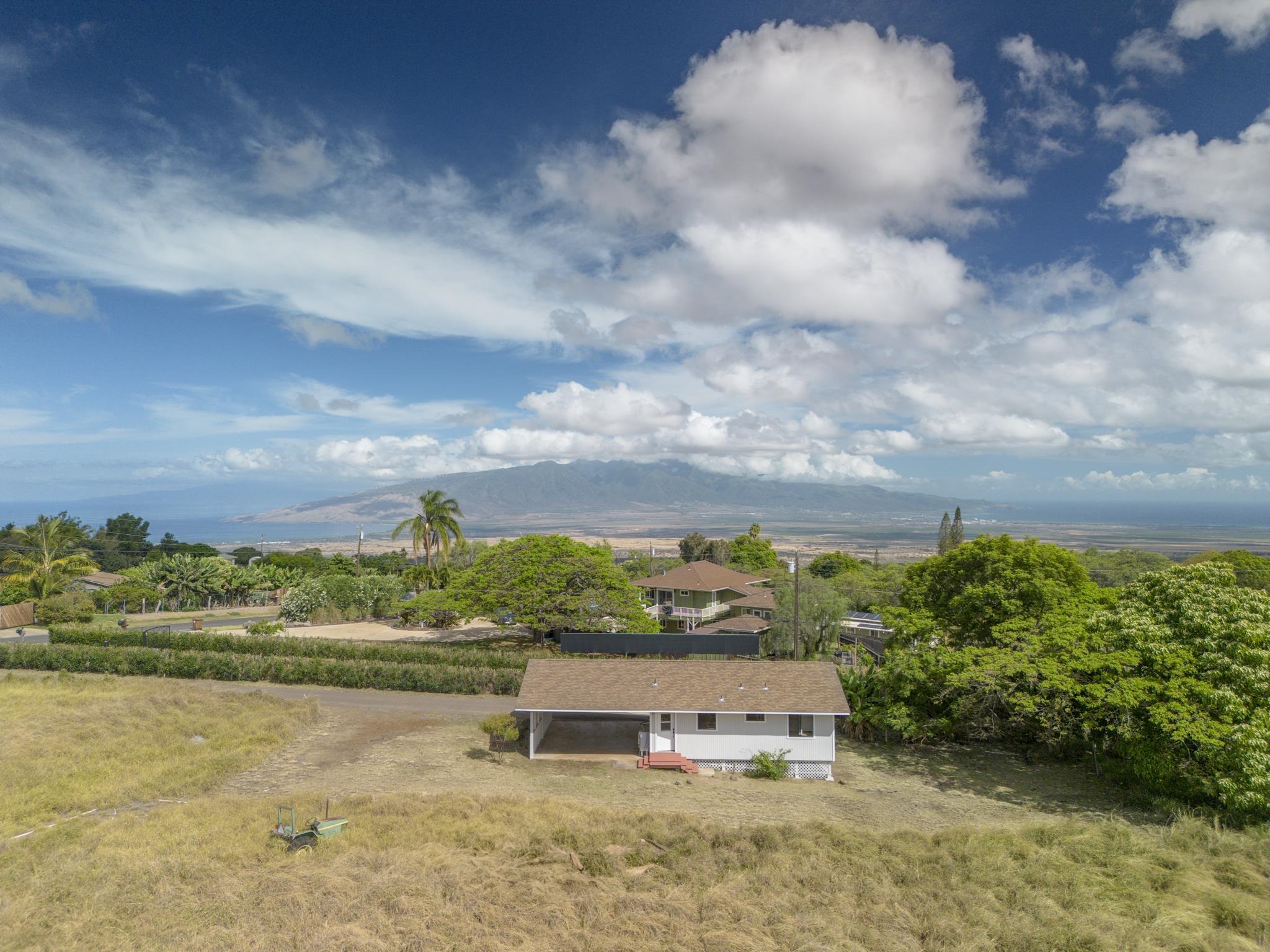 1298  Naalae Rd , Kula/Ulupalakua/Kanaio home - photo 2 of 33