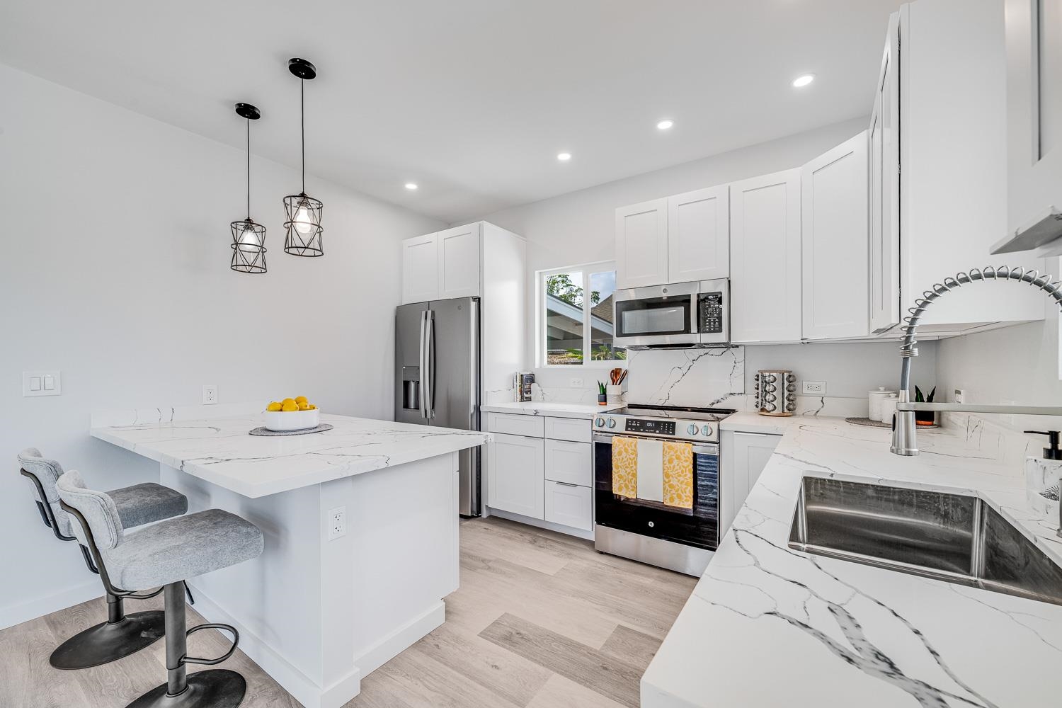 130  Kuhuoi St , Kahului home - photo 4 of 50