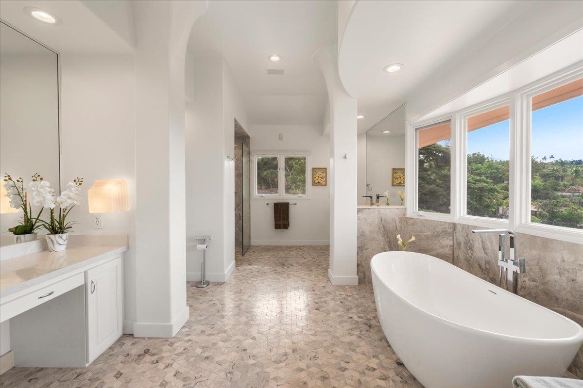 135  Kaimanu Pl , Maui Meadows home - photo 16 of 50