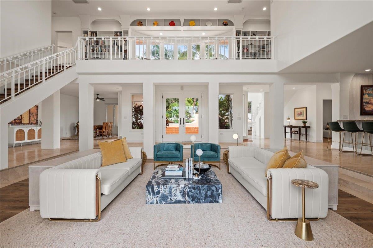 135  Kaimanu Pl , Maui Meadows home - photo 4 of 50