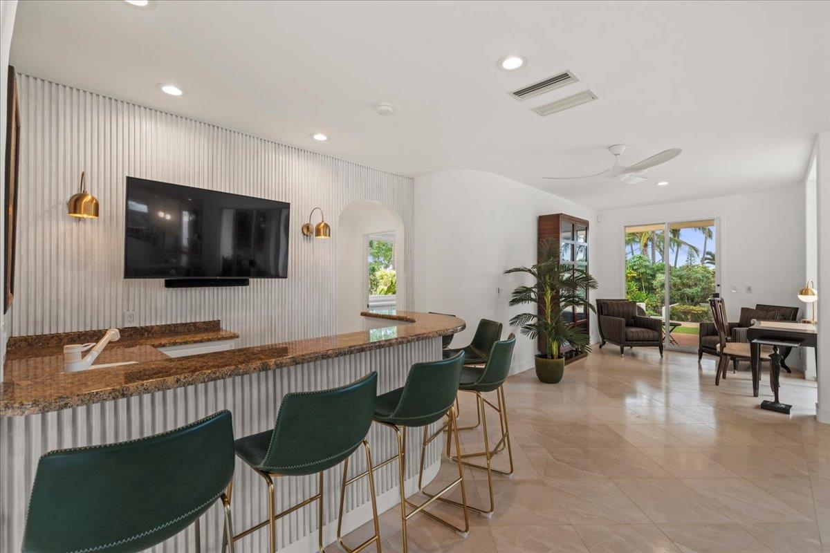 135  Kaimanu Pl , Maui Meadows home - photo 9 of 50